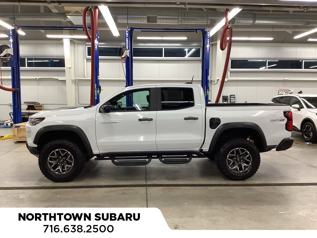 Used 2024 Chevrolet Colorado ZR2 w/ Technology Package AWD/4WD image 2