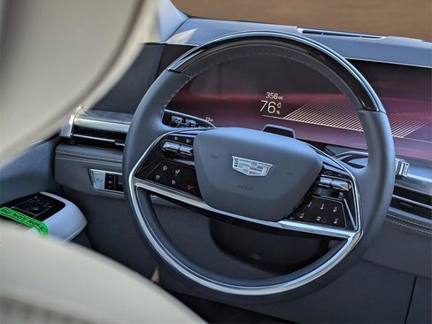 Used 2025 Cadillac Escalade IQ Sport 1 w/ LPO, Floor Liner Package image 17