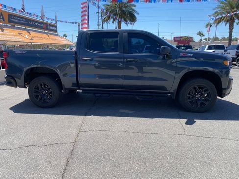 Used 2022 Chevrolet Silverado 1500 Custom Trail Boss w/ Safety Confidence Package AWD/4WD image 4