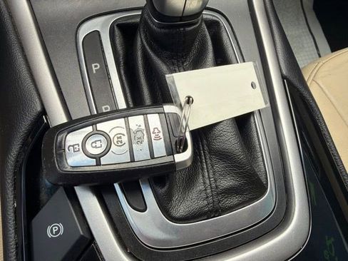 Used 2018 Ford Edge SEL w/ Equipment Group 201A FWD image 32