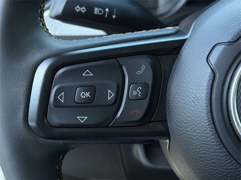 Used 2024 Jeep Gladiator Sport image 30