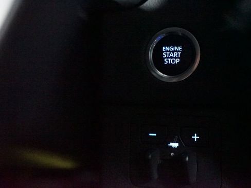 Used 2024 Toyota Tundra Limited image 24