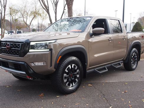 Used 2023 Nissan Frontier PRO-4X w/ Tow Package image 3