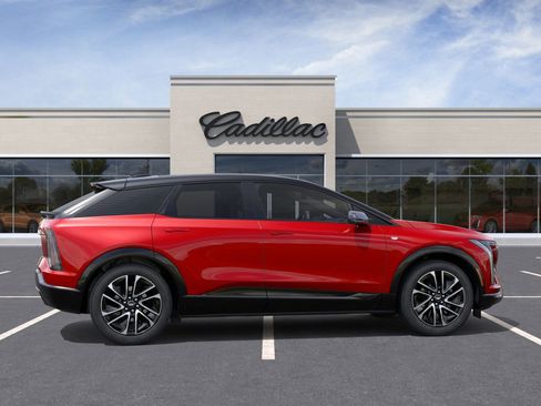 New 2026 Cadillac Optiq Sport 1 image 29