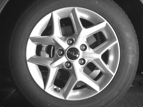 Used 2025 Kia Soul LX w/ LX Technology Package image 19