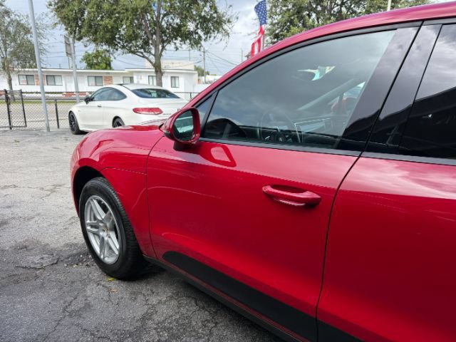 Used 2018 Porsche Macan AWD/4WD image 8