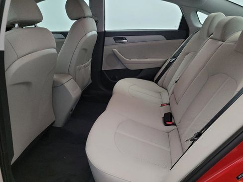 Used 2019 Hyundai Sonata SE w/ Winter Weather Package image 18