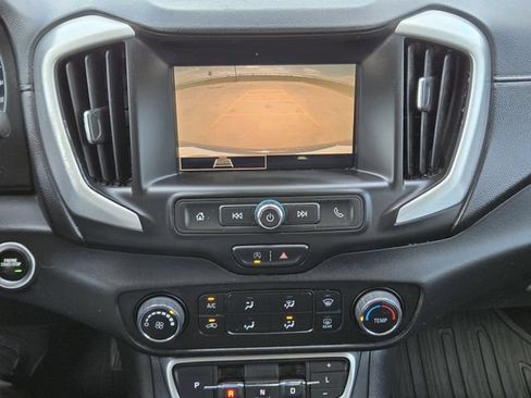 Used 2023 GMC Terrain SLE w/ LPO, Floor Liner Package FWD image 18