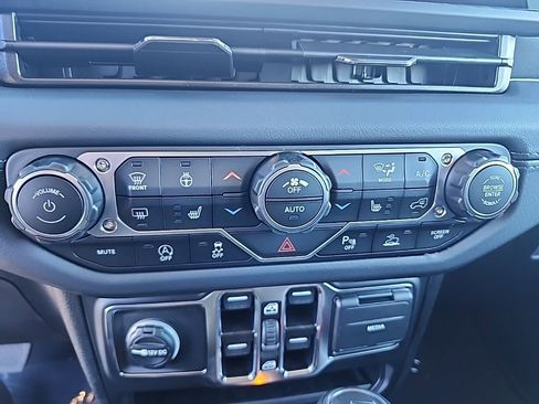 New 2026 Jeep Wrangler Unlimited Sahara AWD/4WD image 33