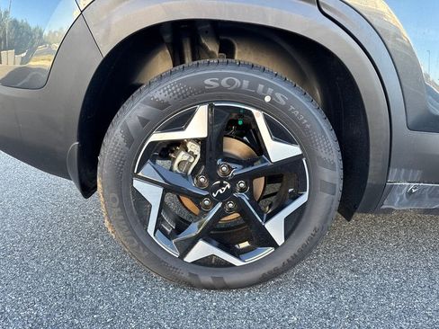 New 2025 Kia Seltos S image 17