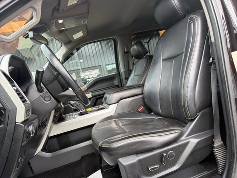 Used 2018 Ford F150 Lariat w/ Equipment Group 502A Luxury AWD/4WD image 9