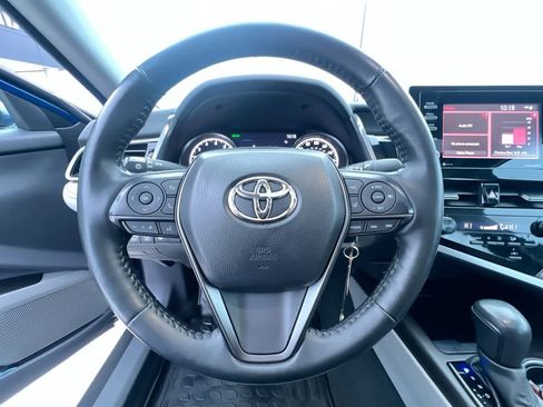 Used 2023 Toyota Camry SE w/ Cold Weather Package image 14