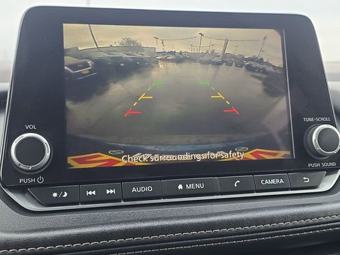 Used 2023 Nissan Rogue SV image 19