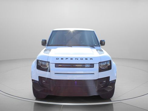 New 2025 Land Rover Defender 110 X-Dynamic SE image 6