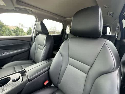 Used 2023 Nissan Rogue SV w/ SV Premium B Package image 14