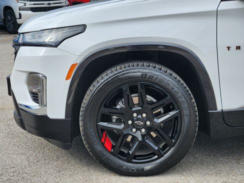 Certified 2023 Chevrolet Traverse Premier w/ Redline Edition image 8