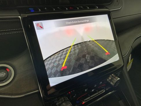 Used 2024 Jeep Grand Cherokee Overland w/ Luxury Tech Group IV image 33