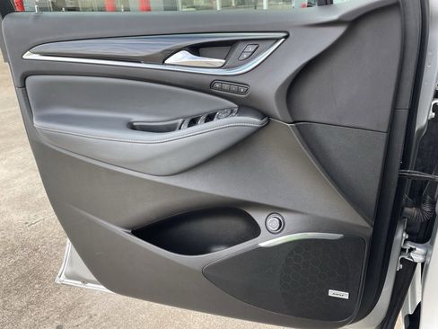 Used 2022 Buick Enclave Premium w/ Experience Buick Package image 10