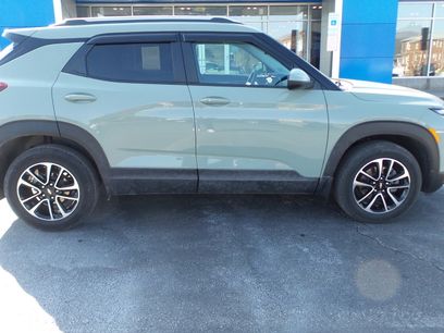 Used 2025 Chevrolet TrailBlazer LT w/ Convenience Package