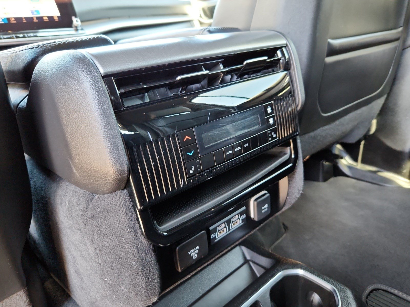Used 2025 Jeep Wagoneer Series II AWD/4WD image 28