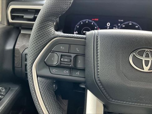 Used 2025 Toyota Tacoma Limited image 23