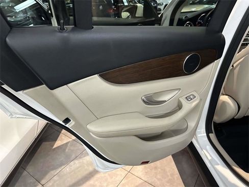 Certified 2022 Mercedes-Benz GLC 300 4MATIC image 15