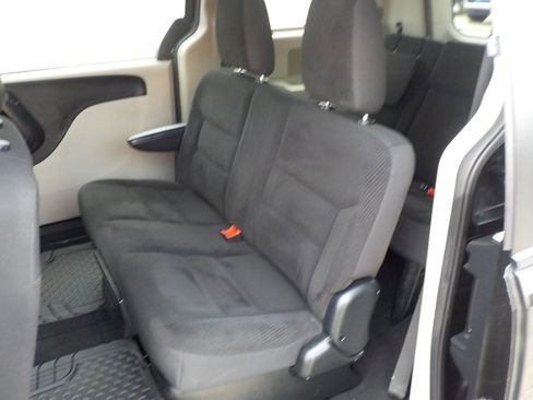 Used 2018 Dodge Grand Caravan SE w/ UConnect Hands-Free Group FWD image 22