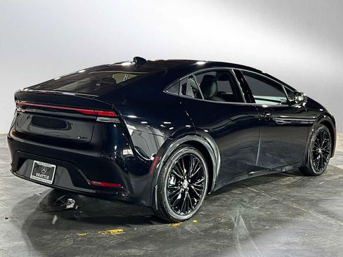 Used 2025 Toyota Prius AWD image 3