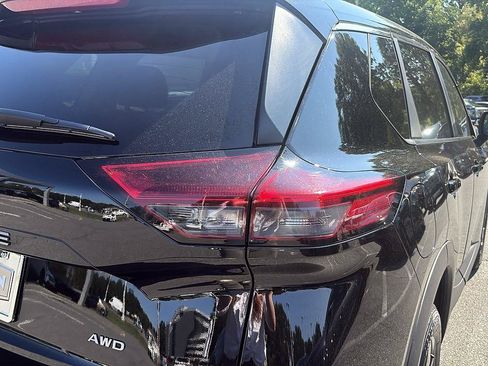 Certified 2025 Nissan Rogue SV AWD/4WD image 15