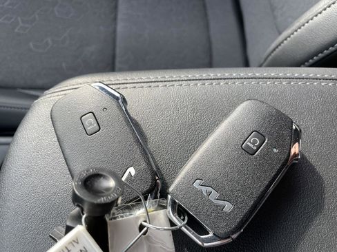 Used 2024 Kia Seltos S AWD/4WD image 33