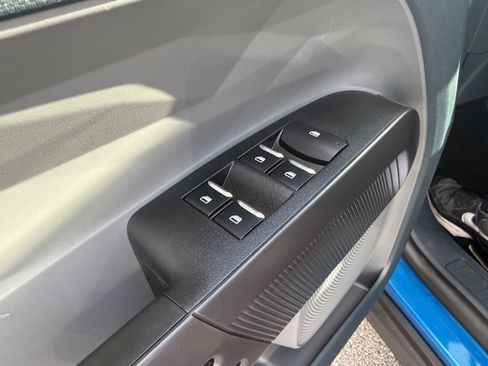 New 2025 Ford Maverick XL image 19