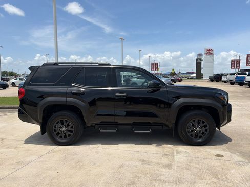 Used 2026 Toyota 4Runner SR5 AWD/4WD image 8