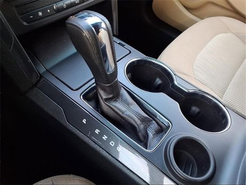 Used 2016 Ford Explorer XLT image 6