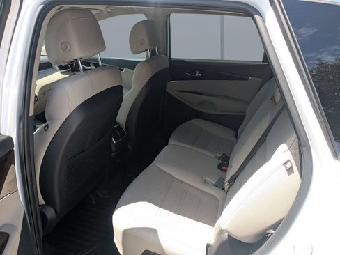 Used 2017 Kia Sorento FWD w/ LX Convenience Package image 13