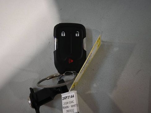 Used 2024 GMC Terrain SLE FWD image 11