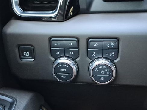 Certified 2025 GMC Sierra 1500 Denali w/ Denali Reserve Package AWD/4WD image 20