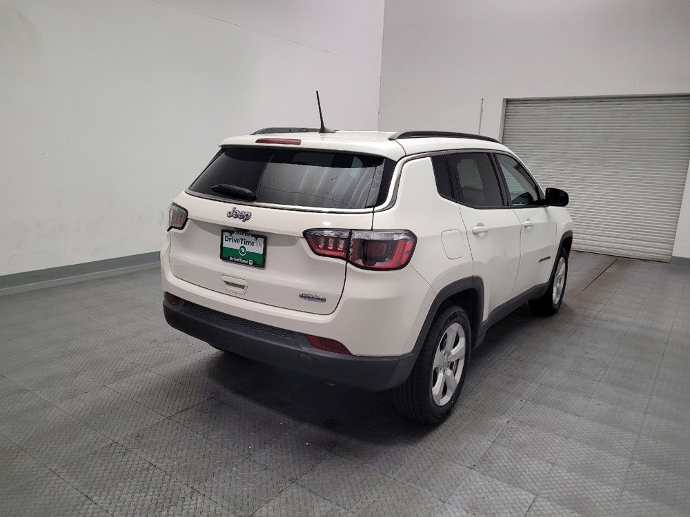 Used 2018 Jeep Compass Latitude w/ Popular Equipment Group FWD image 9