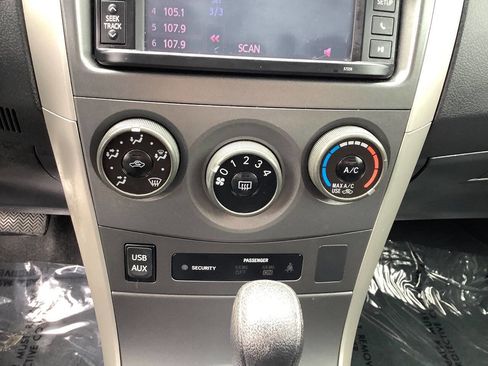 Used 2013 Toyota Corolla S FWD image 35