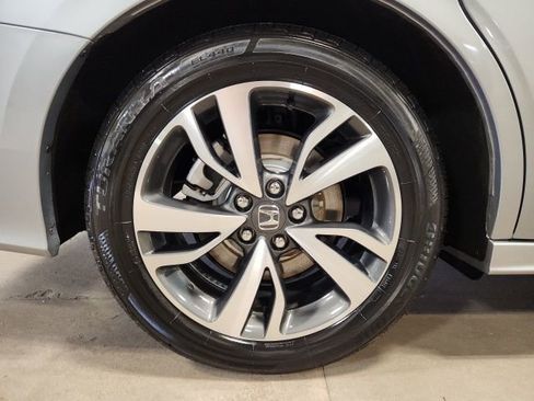 Certified 2024 Honda Odyssey Touring image 32