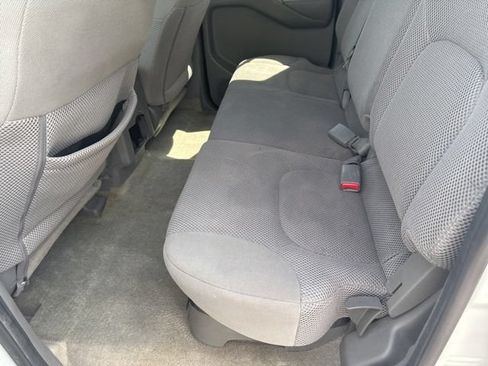 Used 2017 Nissan Frontier SV AWD/4WD image 11