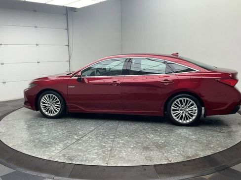Used 2020 Toyota Avalon Limited image 36