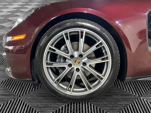 Used 2018 Porsche Panamera 4 image 10