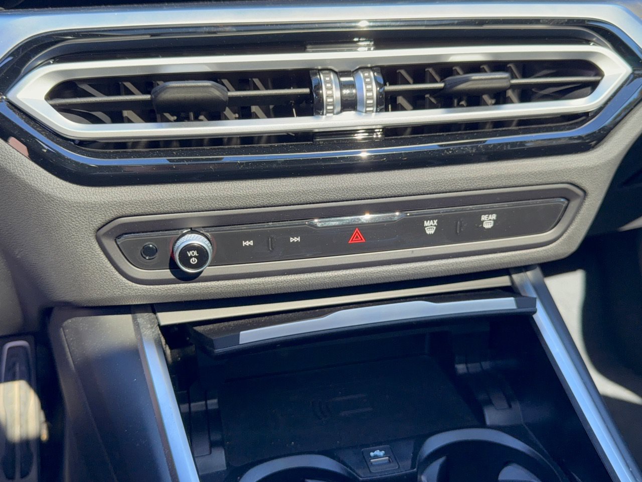 Certified 2023 BMW 330e xDrive w/ M Sport Package AWD/4WD image 22
