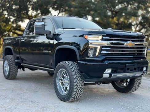 Used 2023 Chevrolet Silverado 2500 High Country w/ Safety Package II image 28