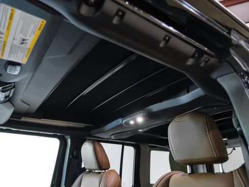 Used 2024 Jeep Wrangler Unlimited Rubicon w/ Technology Group image 86