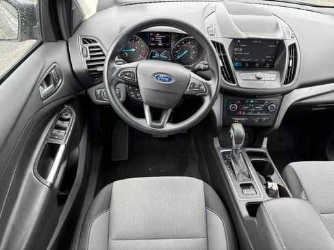 Used 2019 Ford Escape SE image 18