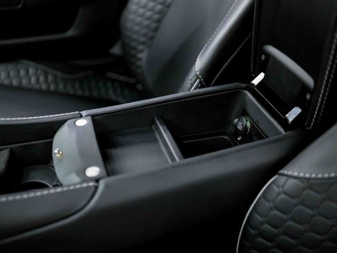 Used 2016 Aston Martin Vanquish Coupe image 59