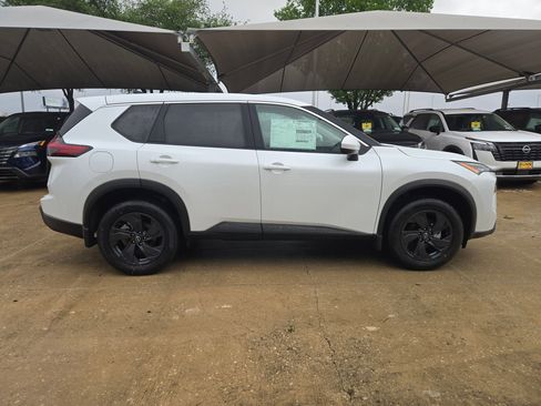 New 2026 Nissan Rogue SV FWD image 2