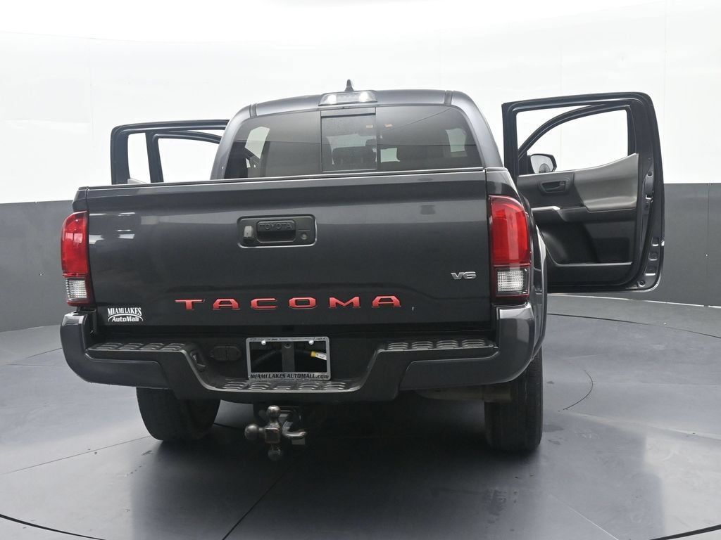 Used 2022 Toyota Tacoma SR5 w/ Technology Package RWD image 75