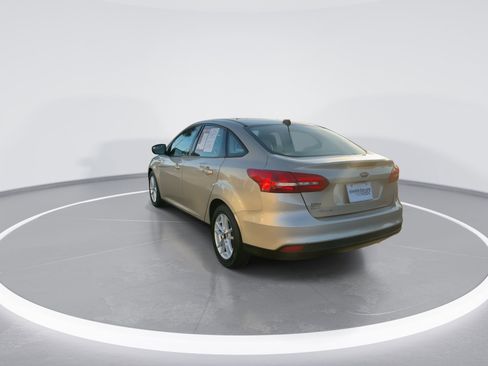 Used 2017 Ford Focus SE image 7